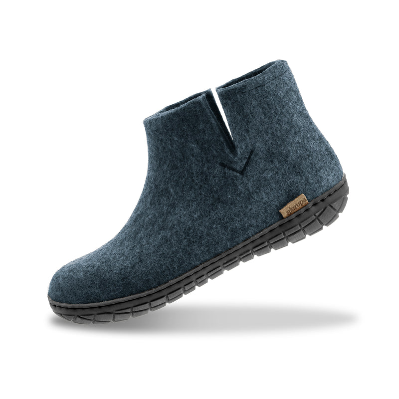 Boot with natural rubber sole - black - Denim