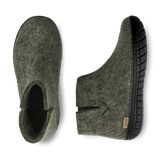 Boot with natural rubber sole - black - Forest