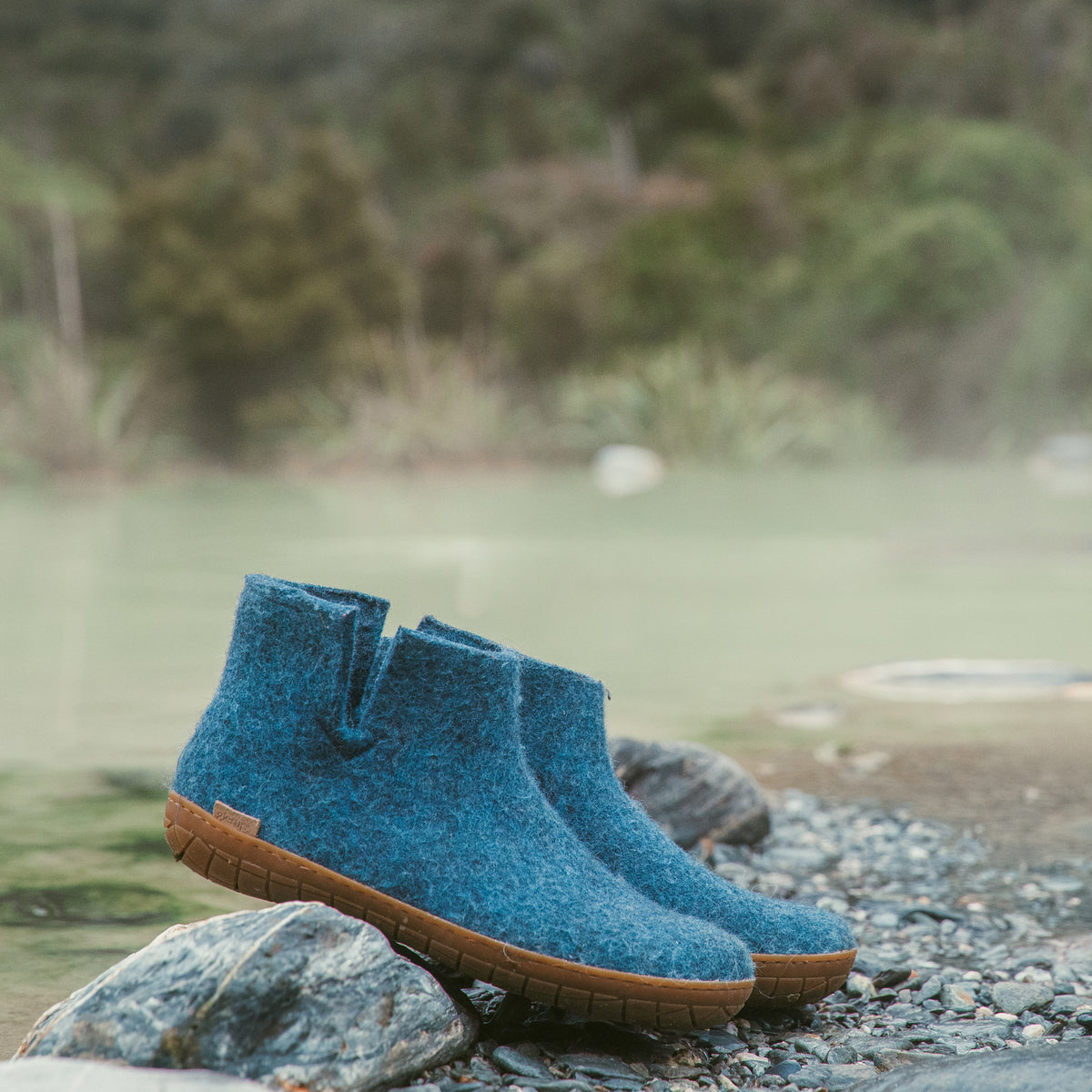 Boot with natural rubber sole - honey - Petrol