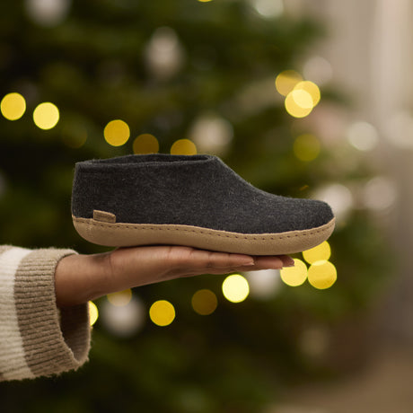 Show slippers hot sale
