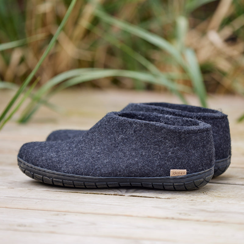 Shoe with natural rubber sole black Charcoal glerups