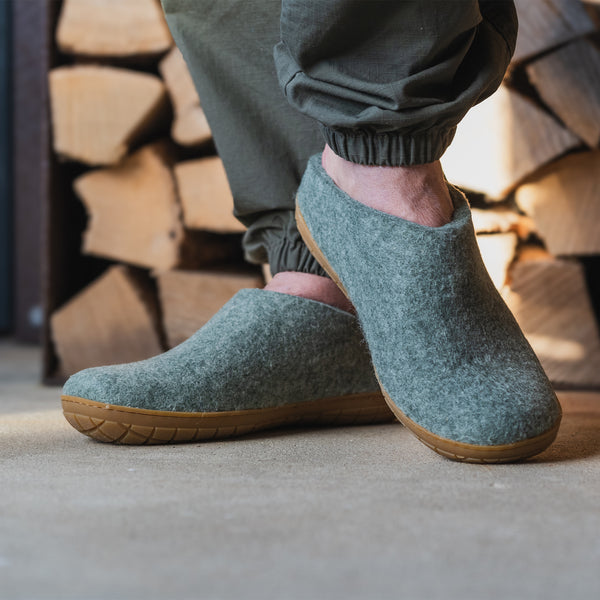 Slip-on with natural rubber sole - honey - Moss